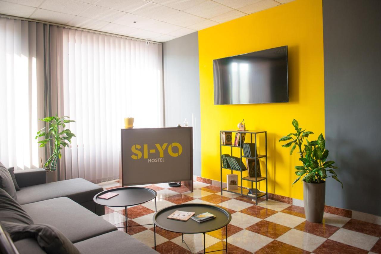 Si-Yo Hostel Uzhhorod Exterior photo